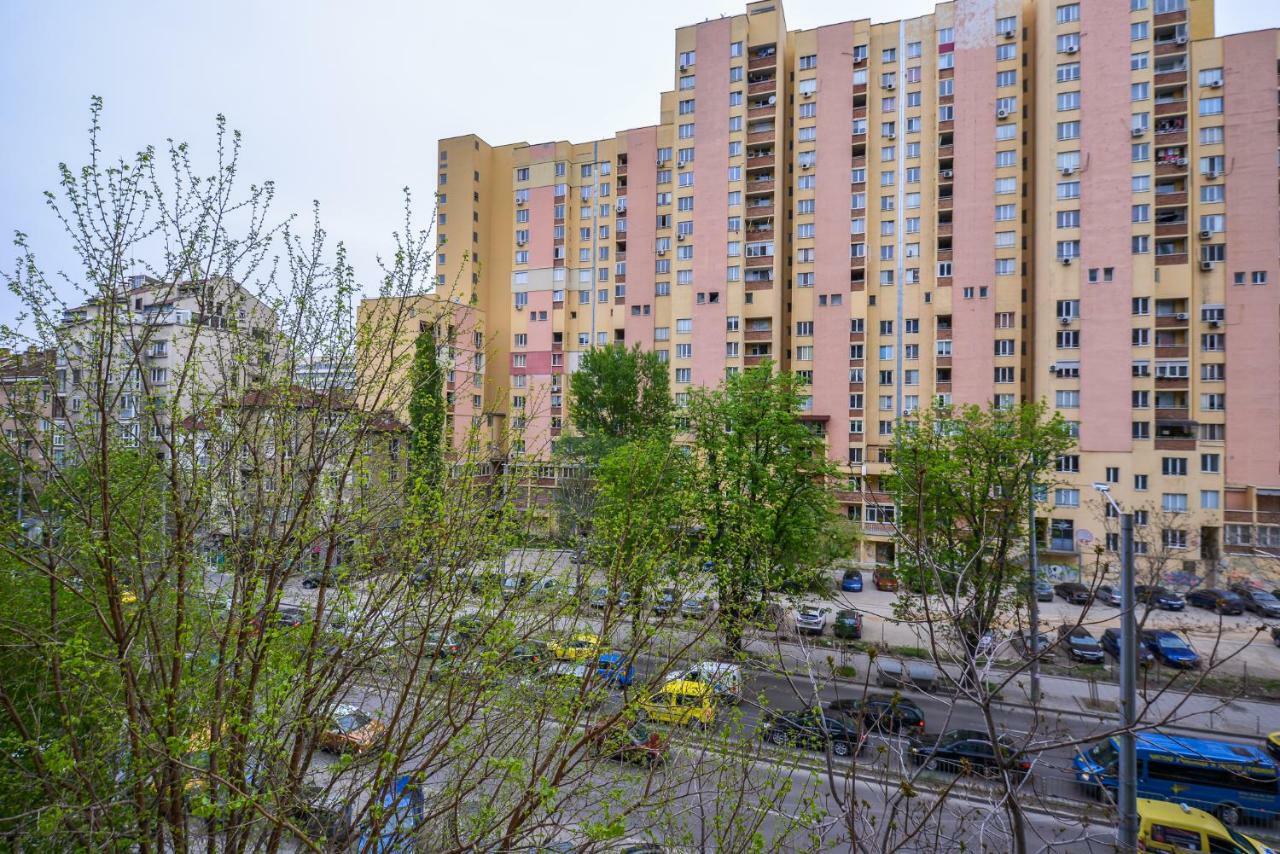 Comfortable One Bedroom Apartment In A Lively Area | Zona B5 | Russian Square Sofya Dış mekan fotoğraf